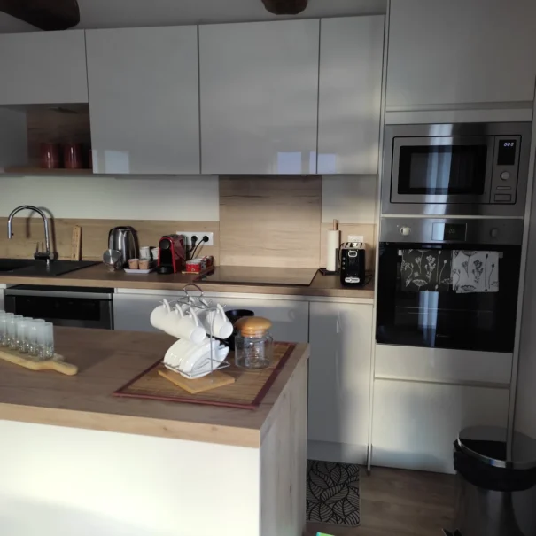 Cuisine équipée et fonctionnelle