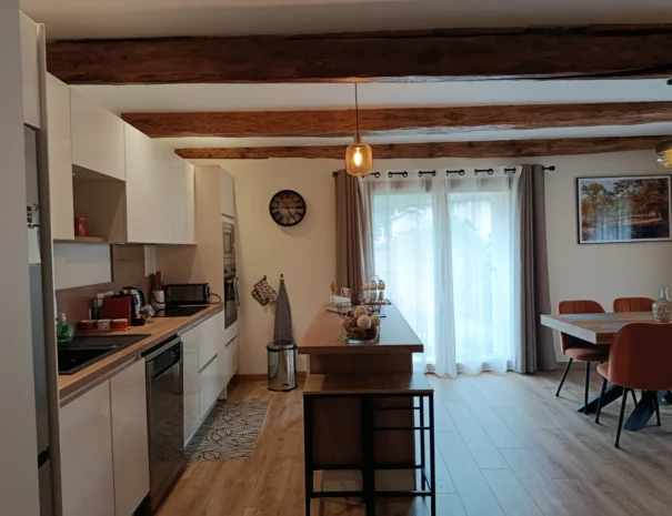 Cuisine équipée et fonctionnelle